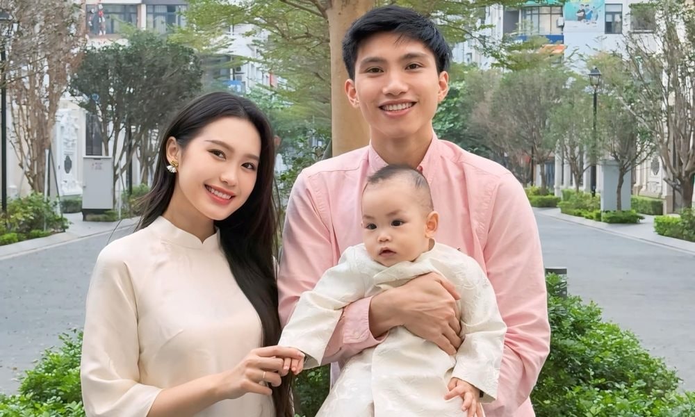 Thành công tài chính của Đoàn Văn Hậu