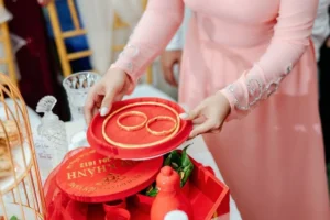 Nguyên nhân dẫn đến quyết định bán vàng
